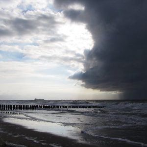 nordseee-sturm-schiff