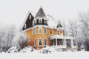 Crossroads, Jonathan Franzen: Haus im Schnee